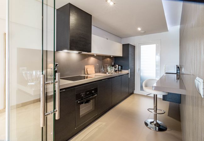 Apartment in Benahavís - Tropical Apartment in Los Arqueros with Mountain Views and Private Garden Apartment in Benahavís - Tropical Apartment in Los Arqueros with Mountain Views and Private Garden