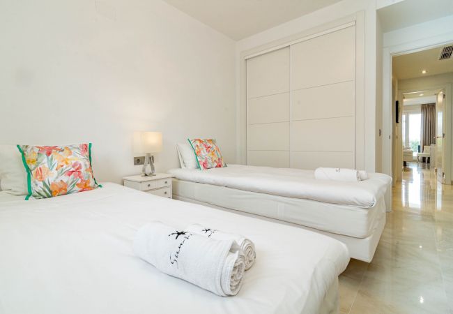 Apartment in Benahavís - Tropical Apartment in Los Arqueros with Mountain Views and Private Garden Apartment in Benahavís - Tropical Apartment in Los Arqueros with Mountain Views and Private Garden