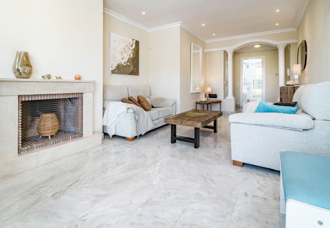 Apartment in Nueva andalucia - Charming 2 bedroom  apartment in Señorío de Aloha close to Centro Plaza, Nueva Andalucia  Apartment in Nueva andalucia - Charming 2 bedroom  apartment in Señorío de Aloha close to Centro Plaza, Nueva Andalucia