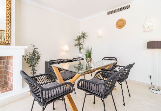 Terraced House in Nueva andalucia - Captivating townhouse with a rooftop terrace  Terraced House in Nueva andalucia - Captivating townhouse with a rooftop terrace