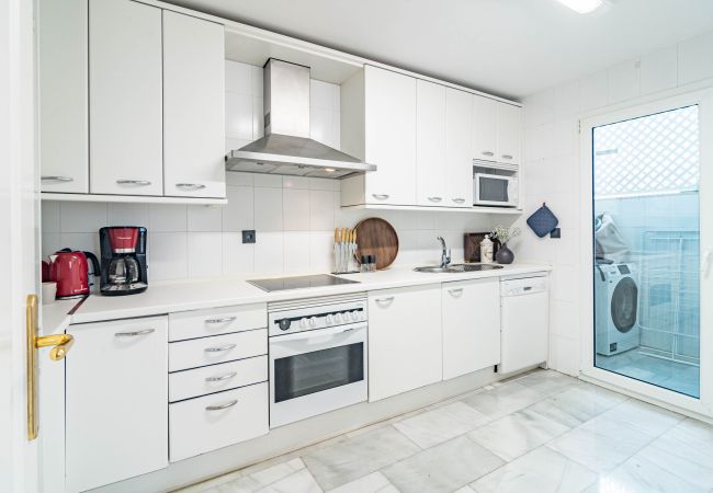 Apartment in Nueva andalucia - Beach front apartment in Puerto Banus Apartment in Nueva andalucia - Beach front apartment in Puerto Banus