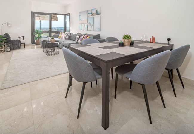 Apartment in Benahavís - Bright apartment with sea views  Apartment in Benahavís - Bright apartment with sea views