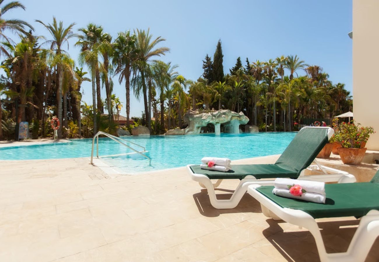 Apartment in Marbella - Stunning Marbella Apartment with Sea Views 