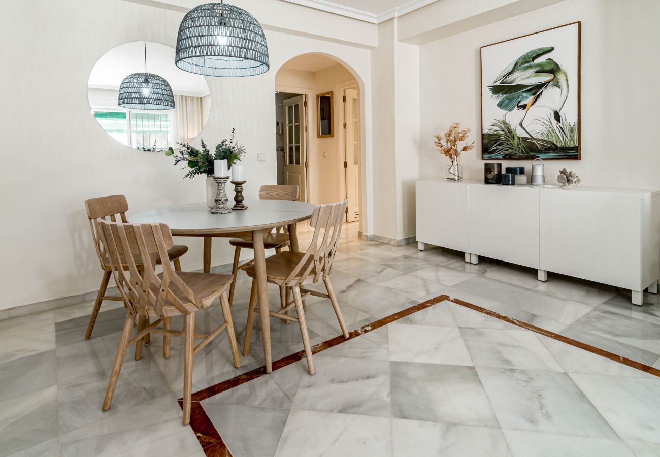 Апартаменты на Марбелья / Marbella - Locrimar Puerto Banus Apartment
