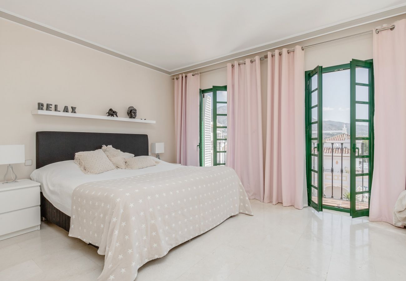 Lägenhet i Nueva andalucia - Penthouse med magisk utsikt över golfbanor, berg och hav
