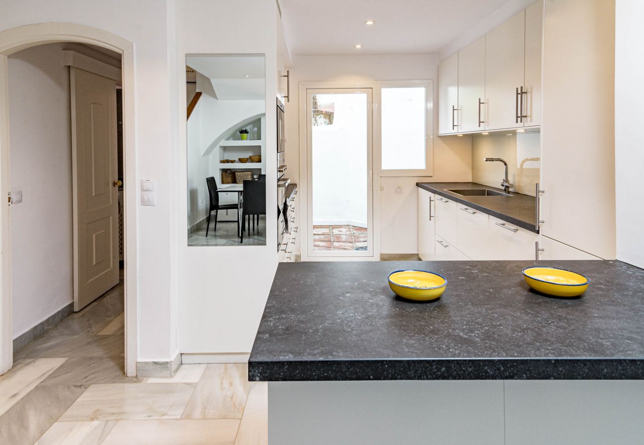 Radhus i Marbella - Superb Townhouse in Camojan Blanco II