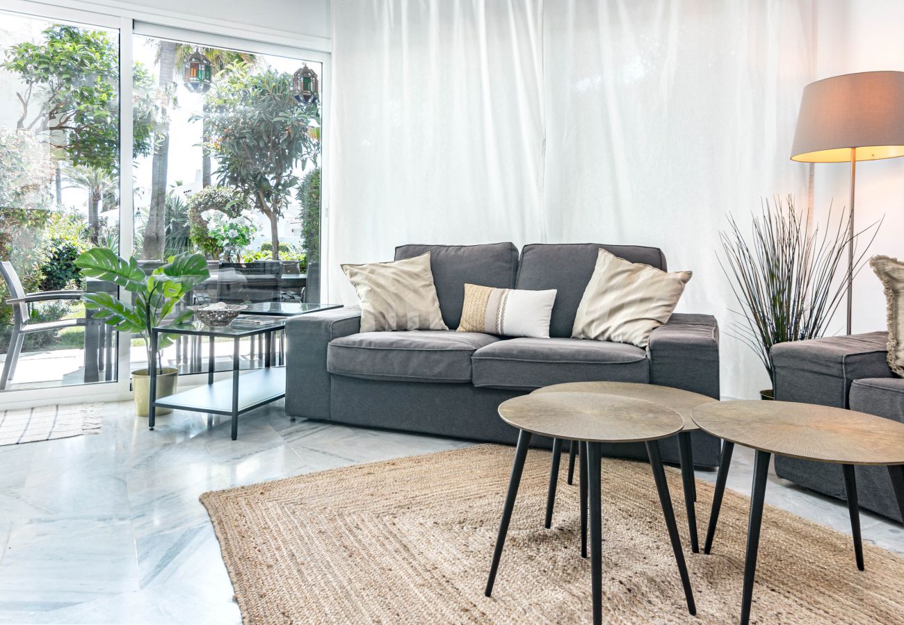 Radhus i Marbella - Superb Townhouse in Camojan Blanco II