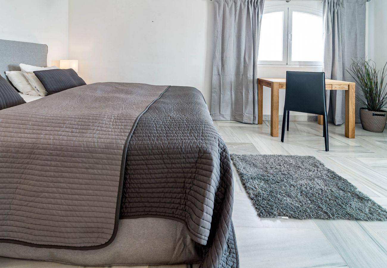Radhus i Marbella - Superb Townhouse in Camojan Blanco II