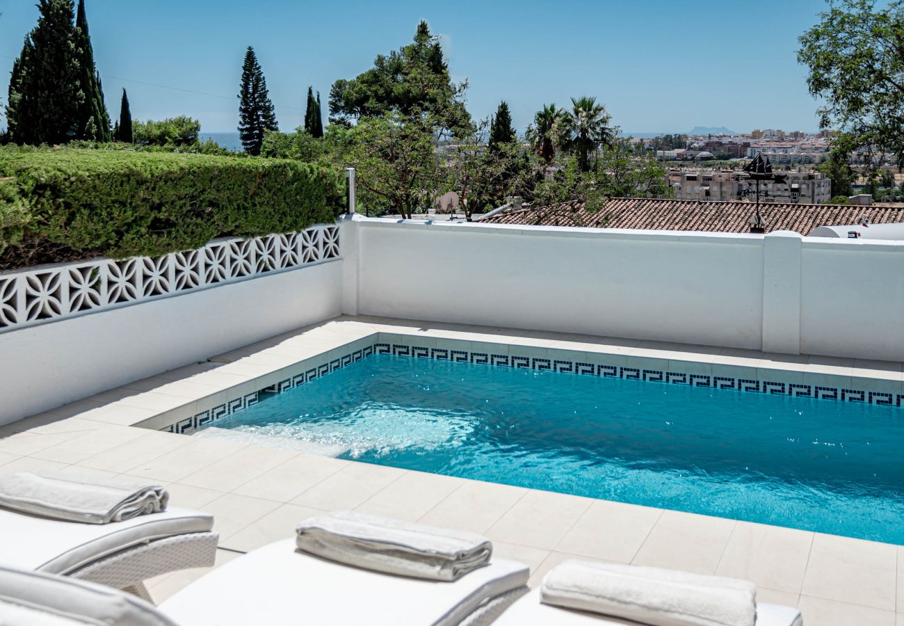 Lägenhet i Nueva andalucia - Stunning 2 bedroom apartment with own private pool