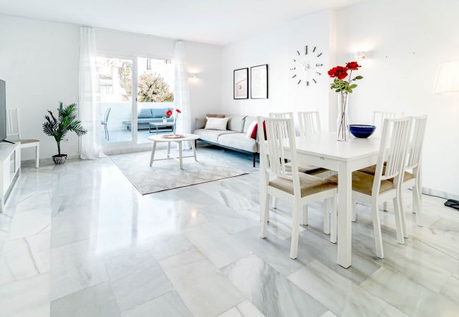 Lägenhet i Marbella - Gorgeous Apartment in Nueva Andalucia Lägenhet i Marbella - Gorgeous Apartment in Nueva Andalucia