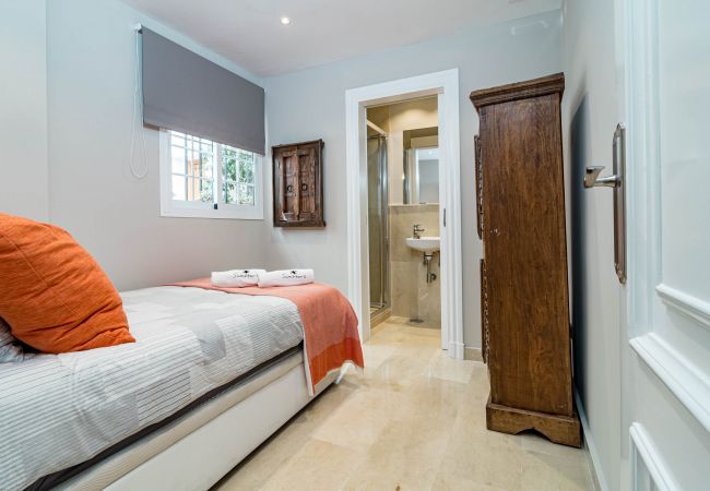 Radhus i Nueva andalucia - Lovely Townhouse in Aloha Pueblo Radhus i Nueva andalucia - Lovely Townhouse in Aloha Pueblo
