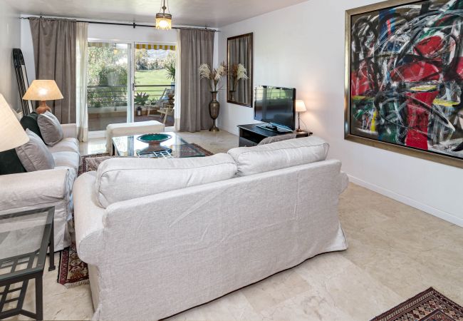 Lägenhet i San Pedro de Alcántara - Charming 2-Bedroom Apartment in San Pedro Near the Golf Course Lägenhet i San Pedro de Alcántara - Charming 2-Bedroom Apartment in San Pedro Near the Golf Course