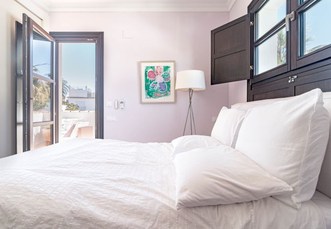 Villa i San Pedro de Alcántara - Charming Andalusian 5-Bedroom Villa in Cortijo del Mar footsteps away from the beach Villa i San Pedro de Alcántara - Charming Andalusian 5-Bedroom Villa in Cortijo del Mar footsteps away from the beach