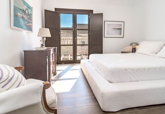 Villa i San Pedro de Alcántara - Charming Andalusian 5-Bedroom Villa in Cortijo del Mar footsteps away from the beach Villa i San Pedro de Alcántara - Charming Andalusian 5-Bedroom Villa in Cortijo del Mar footsteps away from the beach