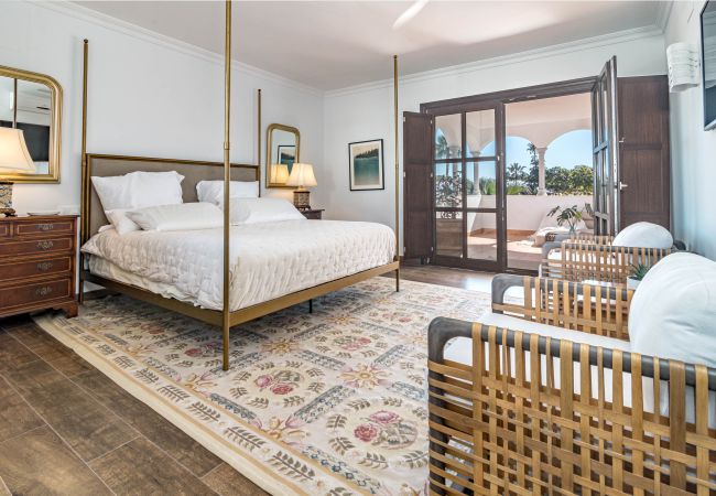 Villa i San Pedro de Alcántara - Charming Andalusian 5-Bedroom Villa in Cortijo del Mar footsteps away from the beach Villa i San Pedro de Alcántara - Charming Andalusian 5-Bedroom Villa in Cortijo del Mar footsteps away from the beach