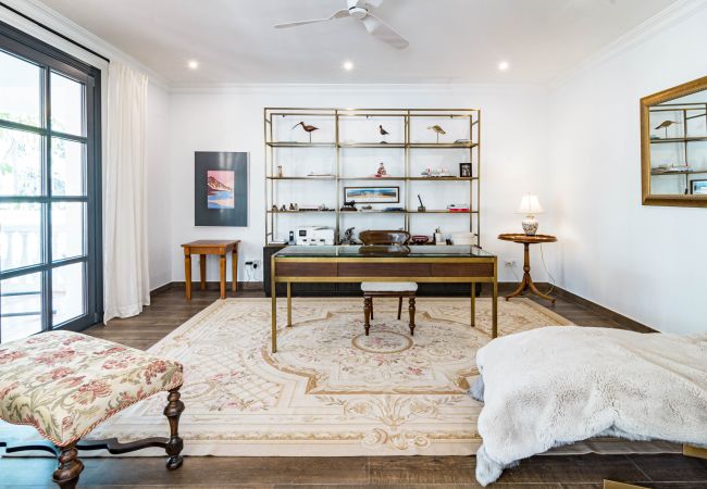 Villa i San Pedro de Alcántara - Charming Andalusian 5-Bedroom Villa in Cortijo del Mar footsteps away from the beach Villa i San Pedro de Alcántara - Charming Andalusian 5-Bedroom Villa in Cortijo del Mar footsteps away from the beach