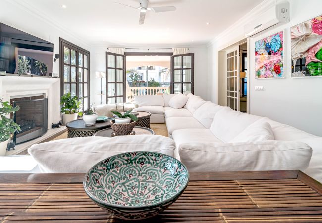 Villa i San Pedro de Alcántara - Charming Andalusian 5-Bedroom Villa in Cortijo del Mar footsteps away from the beach Villa i San Pedro de Alcántara - Charming Andalusian 5-Bedroom Villa in Cortijo del Mar footsteps away from the beach