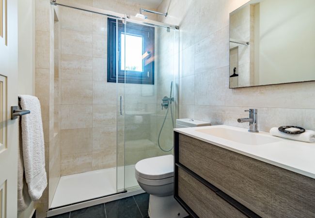 Villa i San Pedro de Alcántara - Charming Andalusian 5-Bedroom Villa in Cortijo del Mar footsteps away from the beach Villa i San Pedro de Alcántara - Charming Andalusian 5-Bedroom Villa in Cortijo del Mar footsteps away from the beach