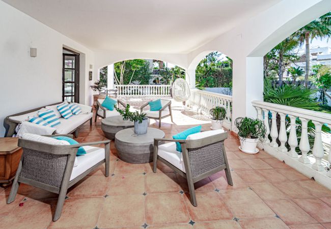 Villa i San Pedro de Alcántara - Charming Andalusian 5-Bedroom Villa in Cortijo del Mar footsteps away from the beach Villa i San Pedro de Alcántara - Charming Andalusian 5-Bedroom Villa in Cortijo del Mar footsteps away from the beach