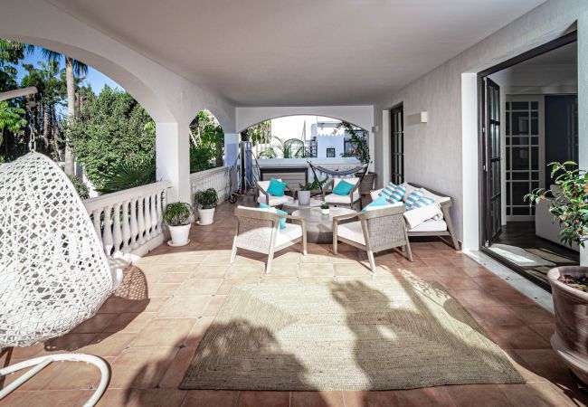 Villa i San Pedro de Alcántara - Charming Andalusian 5-Bedroom Villa in Cortijo del Mar footsteps away from the beach Villa i San Pedro de Alcántara - Charming Andalusian 5-Bedroom Villa in Cortijo del Mar footsteps away from the beach