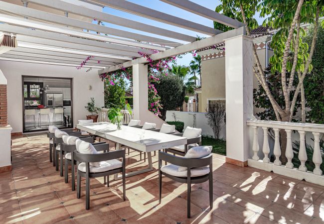 Villa i San Pedro de Alcántara - Charming Andalusian 5-Bedroom Villa in Cortijo del Mar footsteps away from the beach Villa i San Pedro de Alcántara - Charming Andalusian 5-Bedroom Villa in Cortijo del Mar footsteps away from the beach