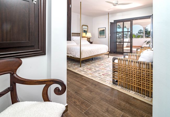 Villa i San Pedro de Alcántara - Charming Andalusian 5-Bedroom Villa in Cortijo del Mar footsteps away from the beach Villa i San Pedro de Alcántara - Charming Andalusian 5-Bedroom Villa in Cortijo del Mar footsteps away from the beach