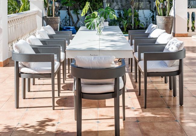 Villa i San Pedro de Alcántara - Charming Andalusian 5-Bedroom Villa in Cortijo del Mar footsteps away from the beach Villa i San Pedro de Alcántara - Charming Andalusian 5-Bedroom Villa in Cortijo del Mar footsteps away from the beach