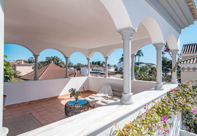 Villa i San Pedro de Alcántara - Charming Andalusian 5-Bedroom Villa in Cortijo del Mar footsteps away from the beach Villa i San Pedro de Alcántara - Charming Andalusian 5-Bedroom Villa in Cortijo del Mar footsteps away from the beach