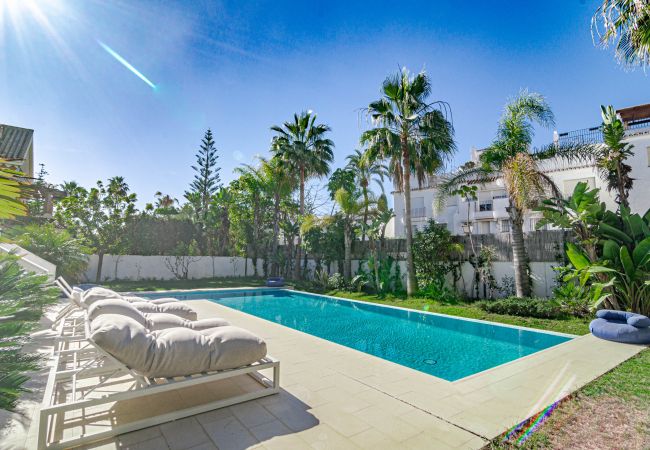 Villa i San Pedro de Alcántara - Charming Andalusian 5-Bedroom Villa in Cortijo del Mar footsteps away from the beach Villa i San Pedro de Alcántara - Charming Andalusian 5-Bedroom Villa in Cortijo del Mar footsteps away from the beach