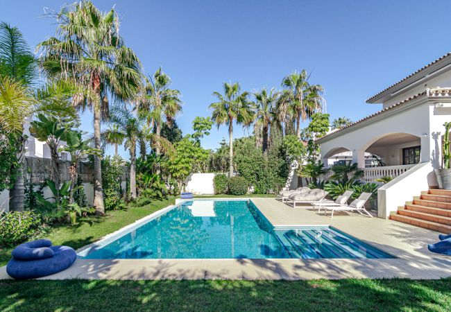 Villa i San Pedro de Alcántara - Charming Andalusian 5-Bedroom Villa in Cortijo del Mar footsteps away from the beach Villa i San Pedro de Alcántara - Charming Andalusian 5-Bedroom Villa in Cortijo del Mar footsteps away from the beach