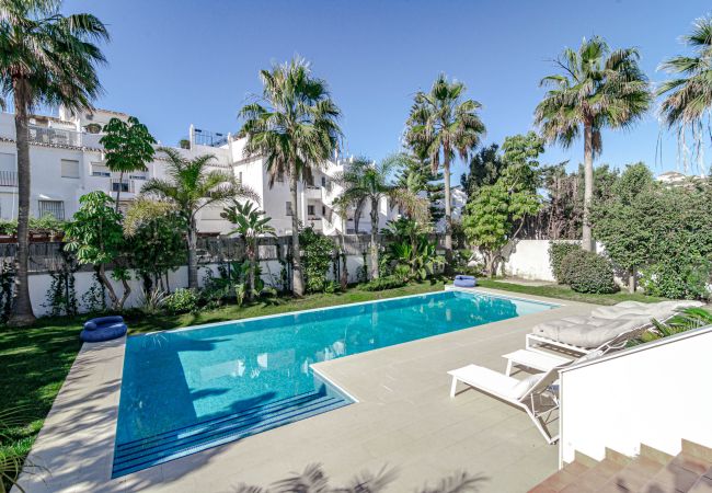 Villa i San Pedro de Alcántara - Charming Andalusian 5-Bedroom Villa in Cortijo del Mar footsteps away from the beach Villa i San Pedro de Alcántara - Charming Andalusian 5-Bedroom Villa in Cortijo del Mar footsteps away from the beach