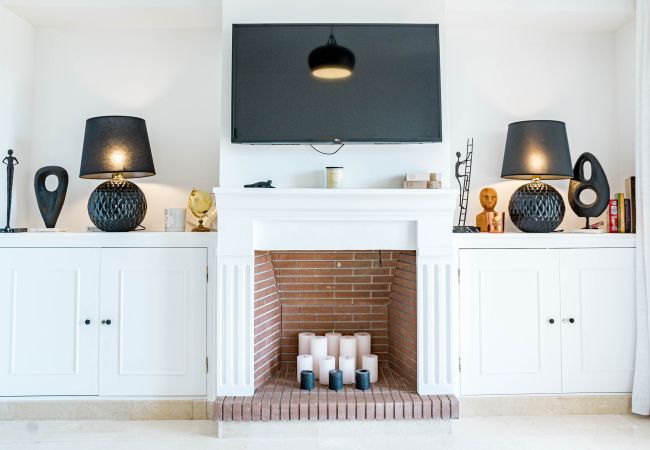 Lägenhet i Marbella - Exclusively Modern 2-Bedroom Apartment in Aloha Pueblo Lägenhet i Marbella - Exclusively Modern 2-Bedroom Apartment in Aloha Pueblo