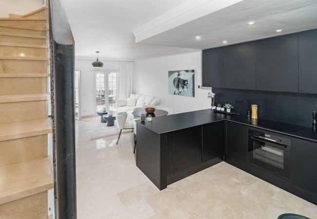 Lägenhet i Marbella - Exclusively Modern 2-Bedroom Apartment in Aloha Pueblo Lägenhet i Marbella - Exclusively Modern 2-Bedroom Apartment in Aloha Pueblo