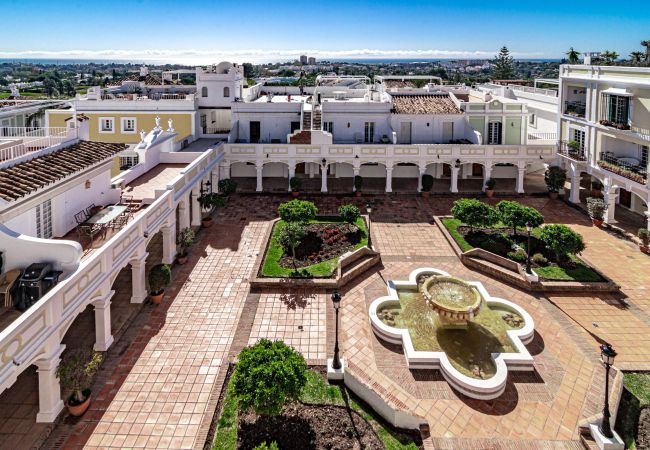 Lägenhet i Marbella - Exclusively Modern 2-Bedroom Apartment in Aloha Pueblo Lägenhet i Marbella - Exclusively Modern 2-Bedroom Apartment in Aloha Pueblo