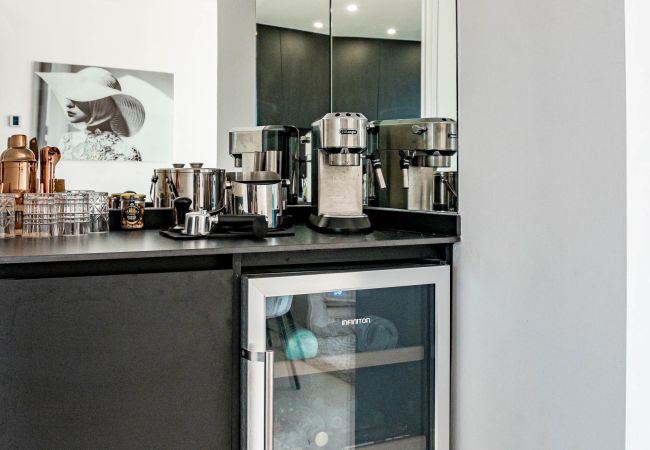 Lägenhet i Marbella - Exclusively Modern 2-Bedroom Apartment in Aloha Pueblo Lägenhet i Marbella - Exclusively Modern 2-Bedroom Apartment in Aloha Pueblo