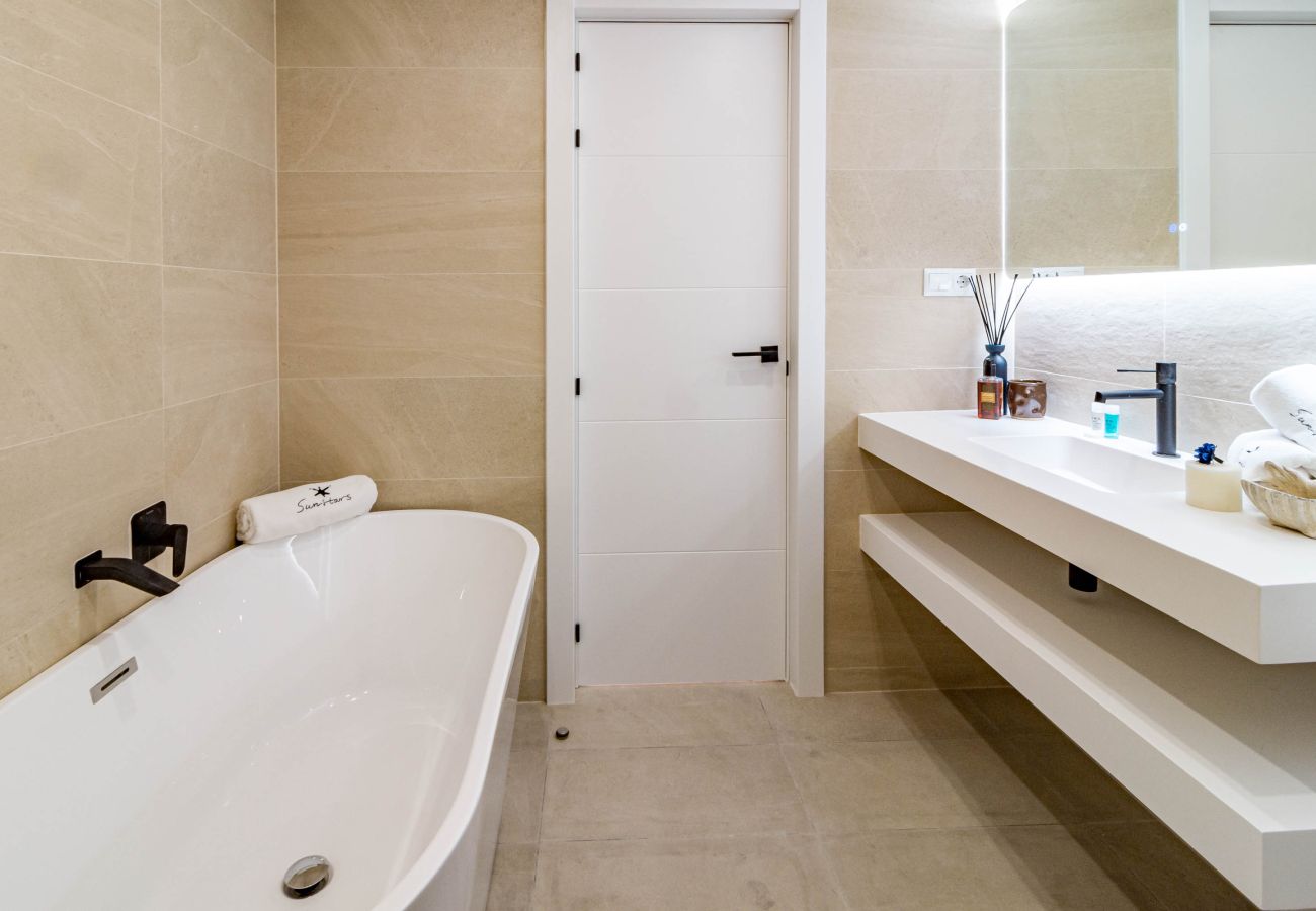 Lägenhet i Marbella - Exclusively Modern 2-Bedroom Apartment in Aloha Pueblo Lägenhet i Marbella - Exclusively Modern 2-Bedroom Apartment in Aloha Pueblo