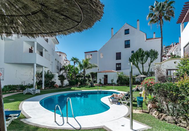 Lägenhet i Nueva andalucia - Modern fully renovated 4 bedroom apartment in the heart of Nueva Andalucia, walking distance to Centro Plaza  Lägenhet i Nueva andalucia - Modern fully renovated 4 bedroom apartment in the heart of Nueva Andalucia, walking distance to Centro Plaza