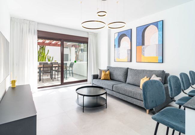 Lägenhet i Nueva andalucia - Modern fully renovated 4 bedroom apartment in the heart of Nueva Andalucia, walking distance to Centro Plaza  Lägenhet i Nueva andalucia - Modern fully renovated 4 bedroom apartment in the heart of Nueva Andalucia, walking distance to Centro Plaza