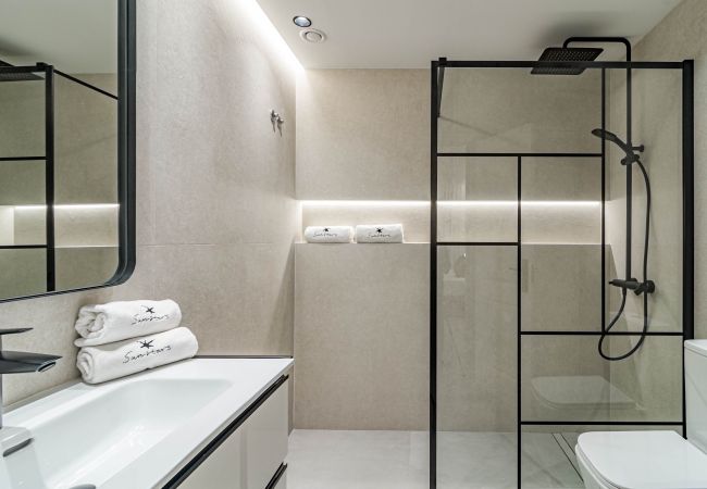 Lägenhet i Nueva andalucia - Modern fully renovated 4 bedroom apartment in the heart of Nueva Andalucia, walking distance to Centro Plaza  Lägenhet i Nueva andalucia - Modern fully renovated 4 bedroom apartment in the heart of Nueva Andalucia, walking distance to Centro Plaza