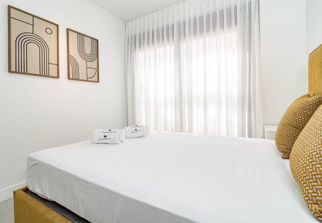 Lägenhet i Nueva andalucia - Modern fully renovated 4 bedroom apartment in the heart of Nueva Andalucia, walking distance to Centro Plaza  Lägenhet i Nueva andalucia - Modern fully renovated 4 bedroom apartment in the heart of Nueva Andalucia, walking distance to Centro Plaza
