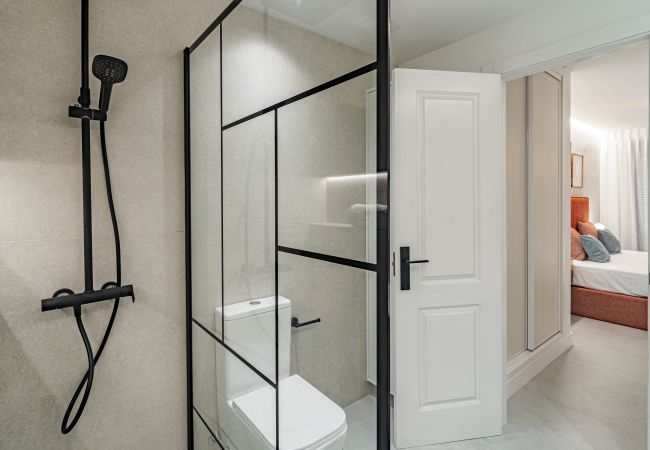 Lägenhet i Nueva andalucia - Modern fully renovated 4 bedroom apartment in the heart of Nueva Andalucia, walking distance to Centro Plaza  Lägenhet i Nueva andalucia - Modern fully renovated 4 bedroom apartment in the heart of Nueva Andalucia, walking distance to Centro Plaza
