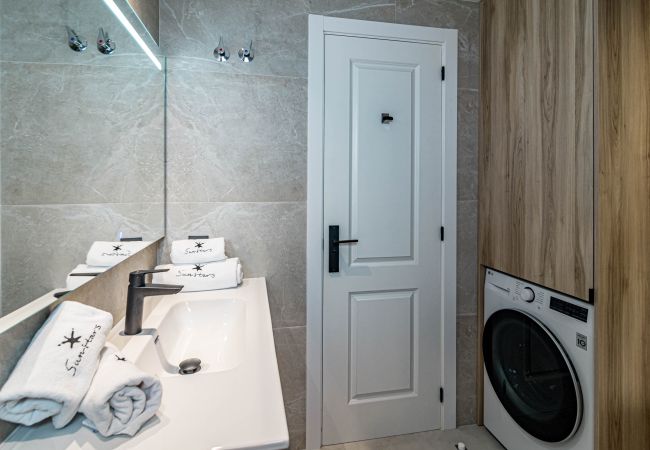 Lägenhet i Nueva andalucia - Modern fully renovated 4 bedroom apartment in the heart of Nueva Andalucia, walking distance to Centro Plaza  Lägenhet i Nueva andalucia - Modern fully renovated 4 bedroom apartment in the heart of Nueva Andalucia, walking distance to Centro Plaza