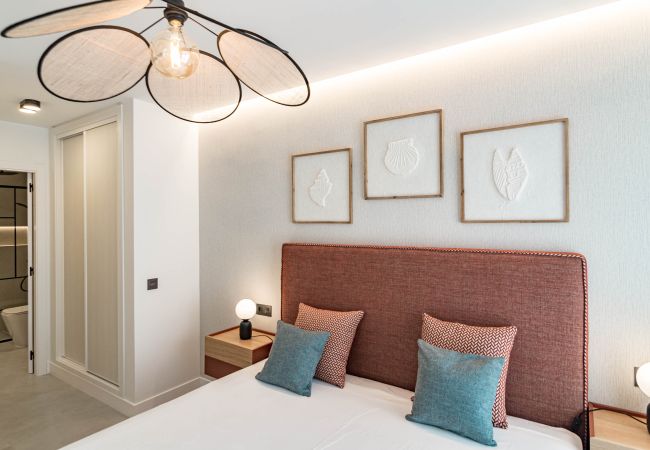 Lägenhet i Nueva andalucia - Modern fully renovated 4 bedroom apartment in the heart of Nueva Andalucia, walking distance to Centro Plaza  Lägenhet i Nueva andalucia - Modern fully renovated 4 bedroom apartment in the heart of Nueva Andalucia, walking distance to Centro Plaza