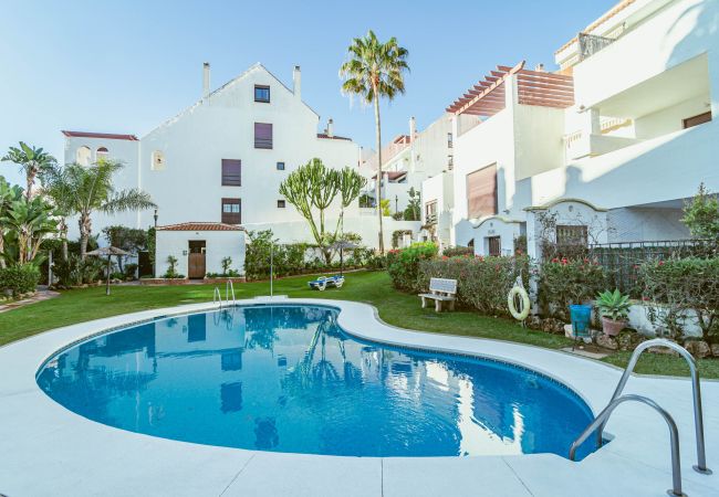 Lägenhet i Nueva andalucia - Modern fully renovated 4 bedroom apartment in the heart of Nueva Andalucia, walking distance to Centro Plaza  Lägenhet i Nueva andalucia - Modern fully renovated 4 bedroom apartment in the heart of Nueva Andalucia, walking distance to Centro Plaza