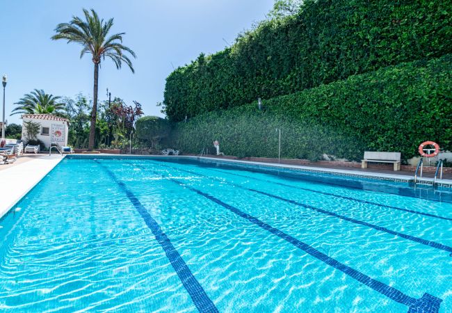 Lägenhet i Nueva andalucia - Modern fully renovated 4 bedroom apartment in the heart of Nueva Andalucia, walking distance to Centro Plaza  Lägenhet i Nueva andalucia - Modern fully renovated 4 bedroom apartment in the heart of Nueva Andalucia, walking distance to Centro Plaza