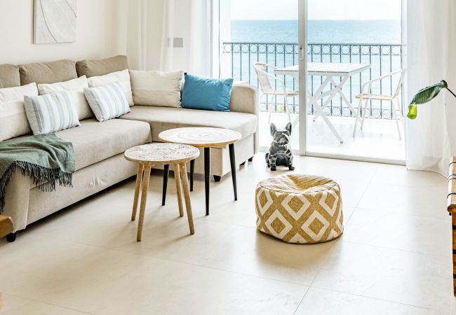Lägenhet i Estepona - Beach front apartment in Estepona with sea views  Lägenhet i Estepona - Beach front apartment in Estepona with sea views