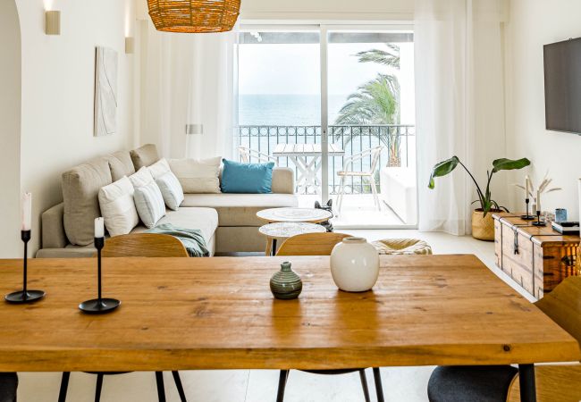 Lägenhet i Estepona - Beach front apartment in Estepona with sea views  Lägenhet i Estepona - Beach front apartment in Estepona with sea views