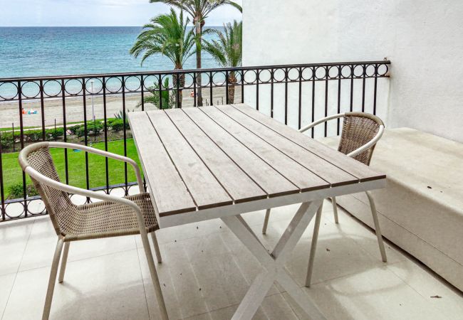 Lägenhet i Estepona - Beach front apartment in Estepona with sea views  Lägenhet i Estepona - Beach front apartment in Estepona with sea views