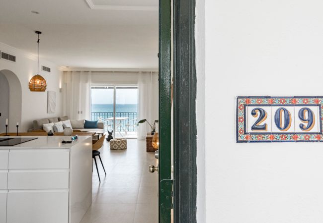 Lägenhet i Estepona - Beach front apartment in Estepona with sea views  Lägenhet i Estepona - Beach front apartment in Estepona with sea views