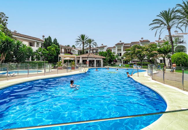 Lägenhet i Estepona - Beach front apartment in Estepona with sea views  Lägenhet i Estepona - Beach front apartment in Estepona with sea views